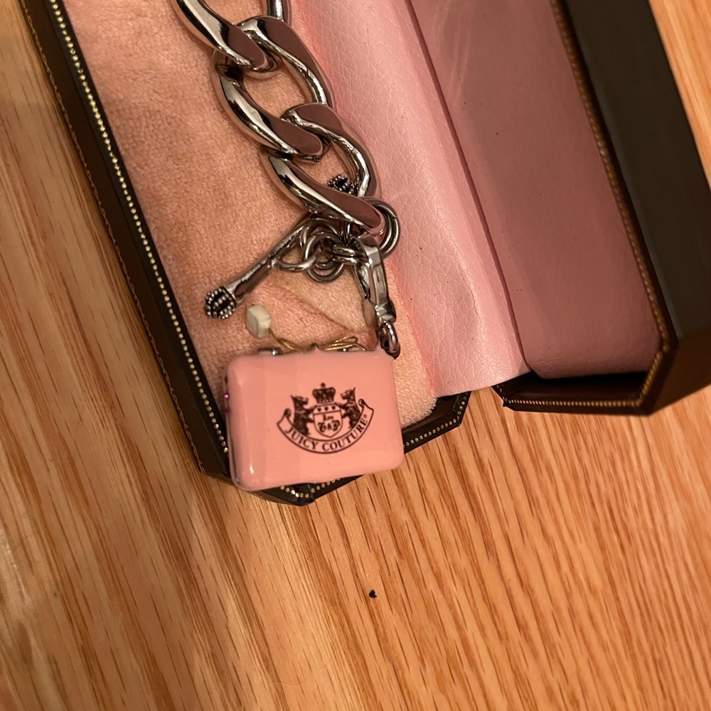 🌸Juicy Couture Silver Tone Bracelet w/ JC Laptop & BFF Broken Heart 💔 💻 - Picture 9 of 15